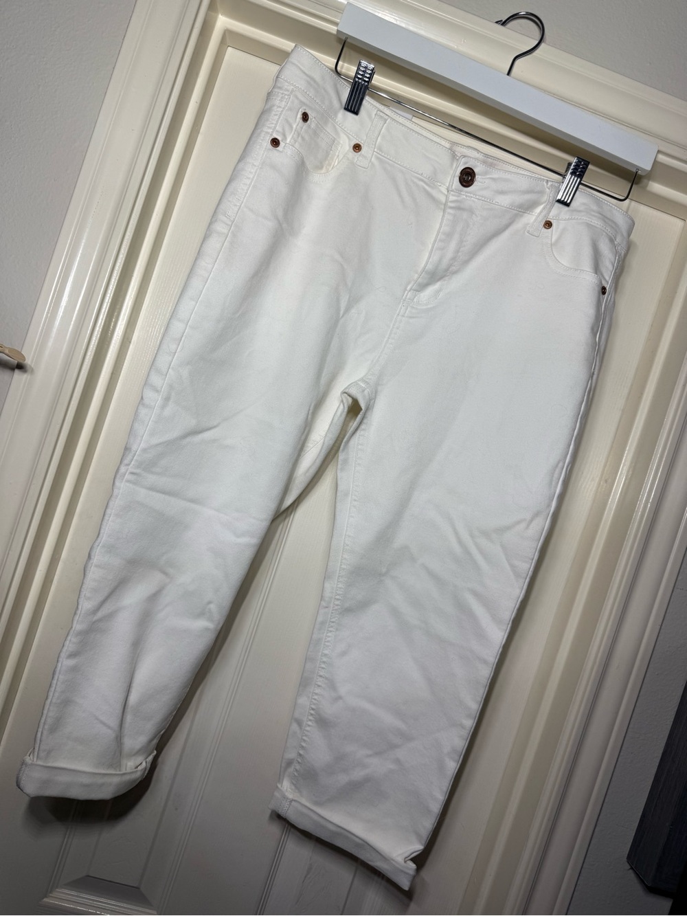 White High-Rise Straight Jeans